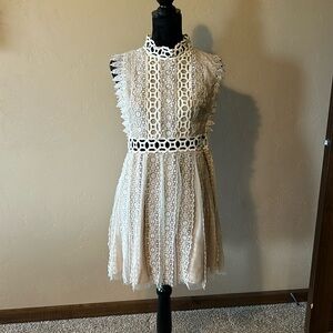 Women’s Lace Backless Dress